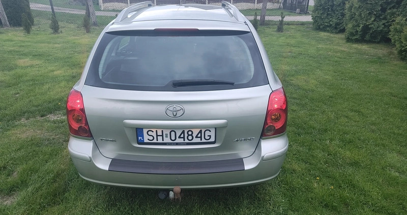 Toyota Avensis cena 13900 przebieg: 240000, rok produkcji 2006 z Chorzów małe 106